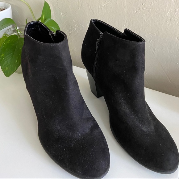 Black boots - Picture 2 of 6